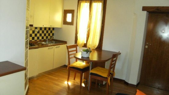 Appartamento 1 camera non arredato in vendita Modena - Centro Storico