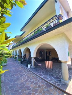 Villa indipendente in vendita Modena - Zona Buon Pastore