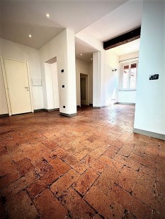 Appartamento 3 camere parz. arredato in vendita Modena - Centro Storico